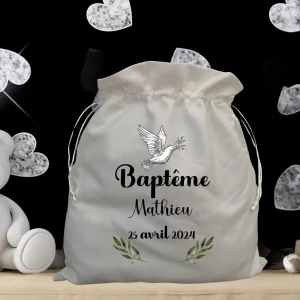 sac à doudou pour le baptême avec colombe