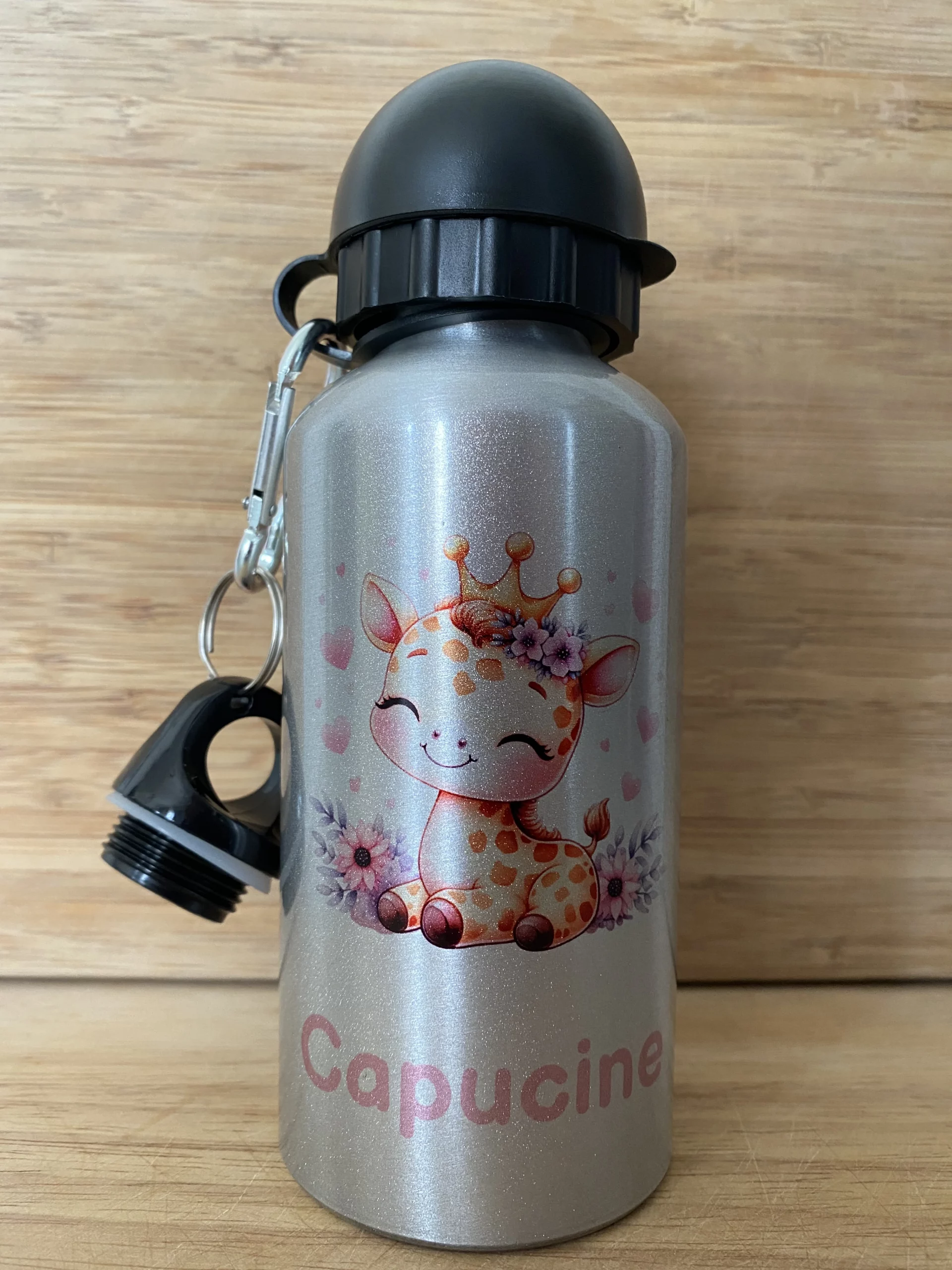 gourde personnalisable grise bouchon sport avec girafe